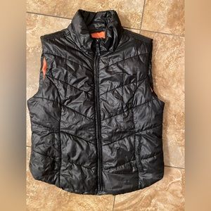 Aeropostale black puffer vest size XL